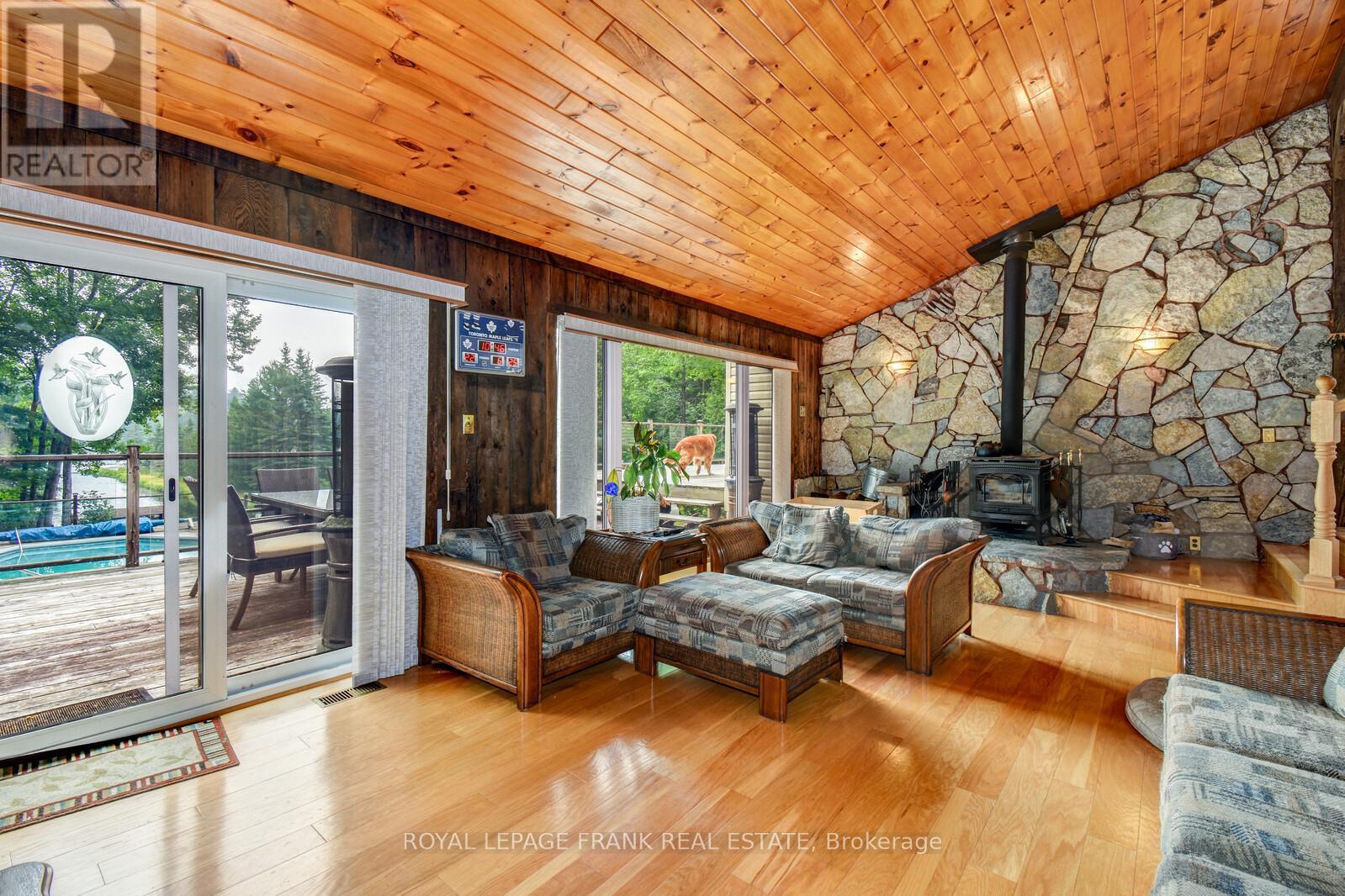 












1013 MERRICK DRIVE

,
Bracebridge (Oakley),




Ontario
P1L1X1

