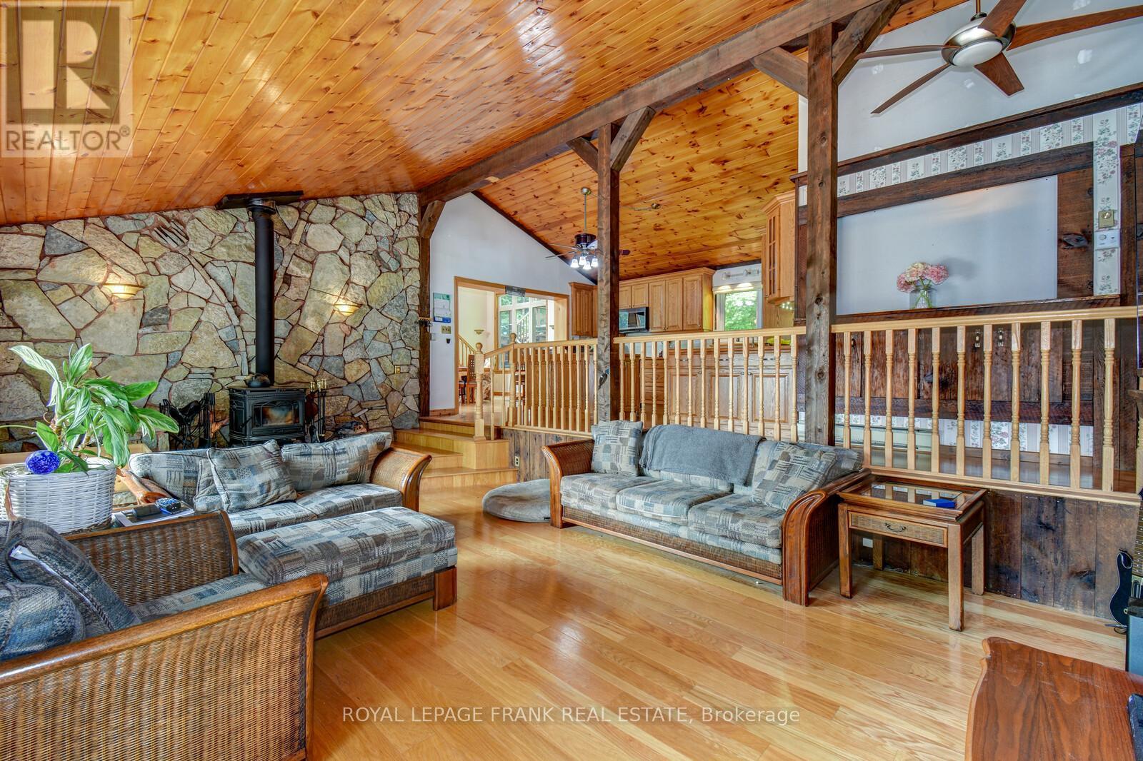 












1013 MERRICK DRIVE

,
Bracebridge (Oakley),




Ontario
P1L1X1


