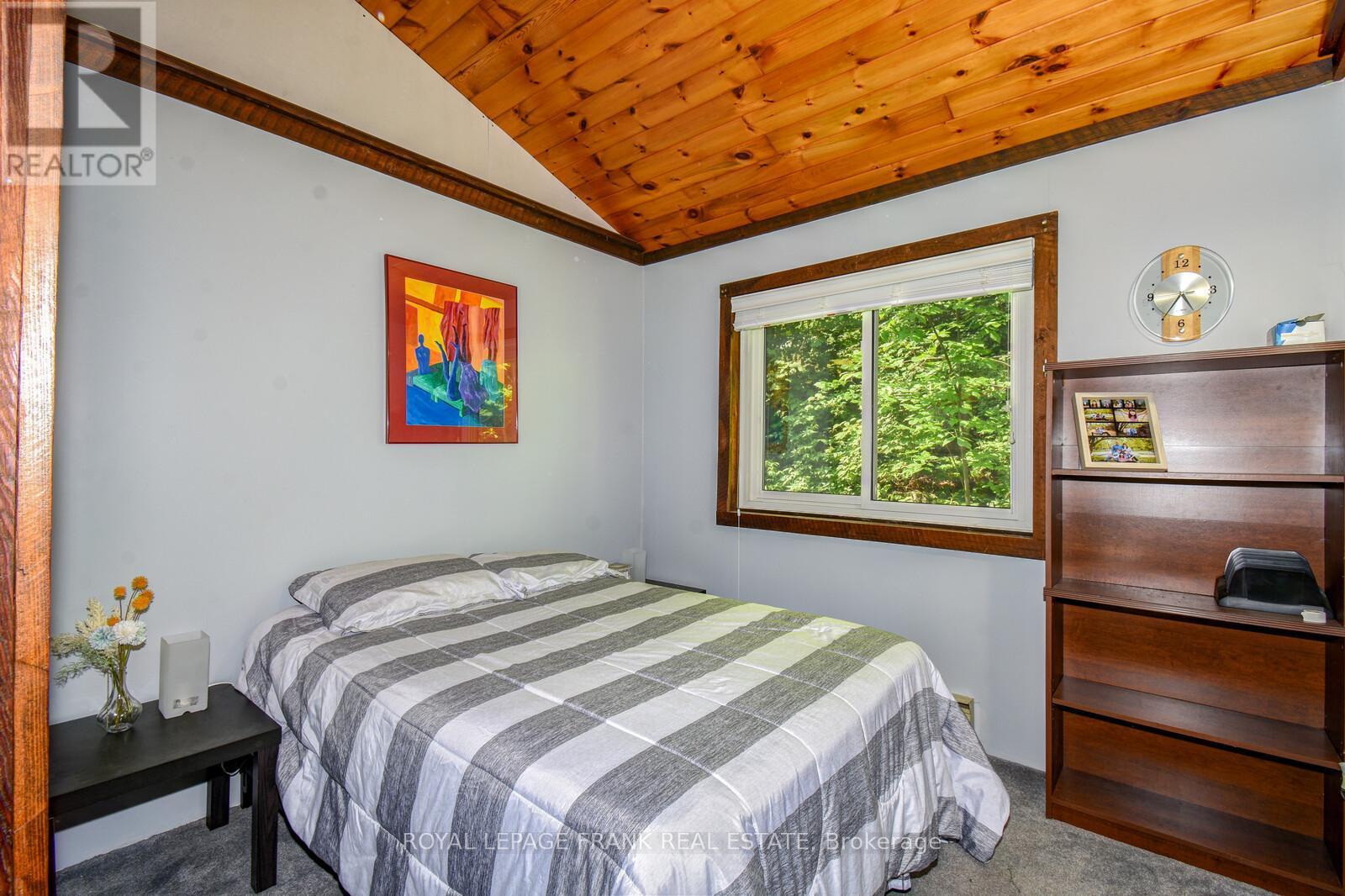 












1013 MERRICK DRIVE

,
Bracebridge (Oakley),




Ontario
P1L1X1

