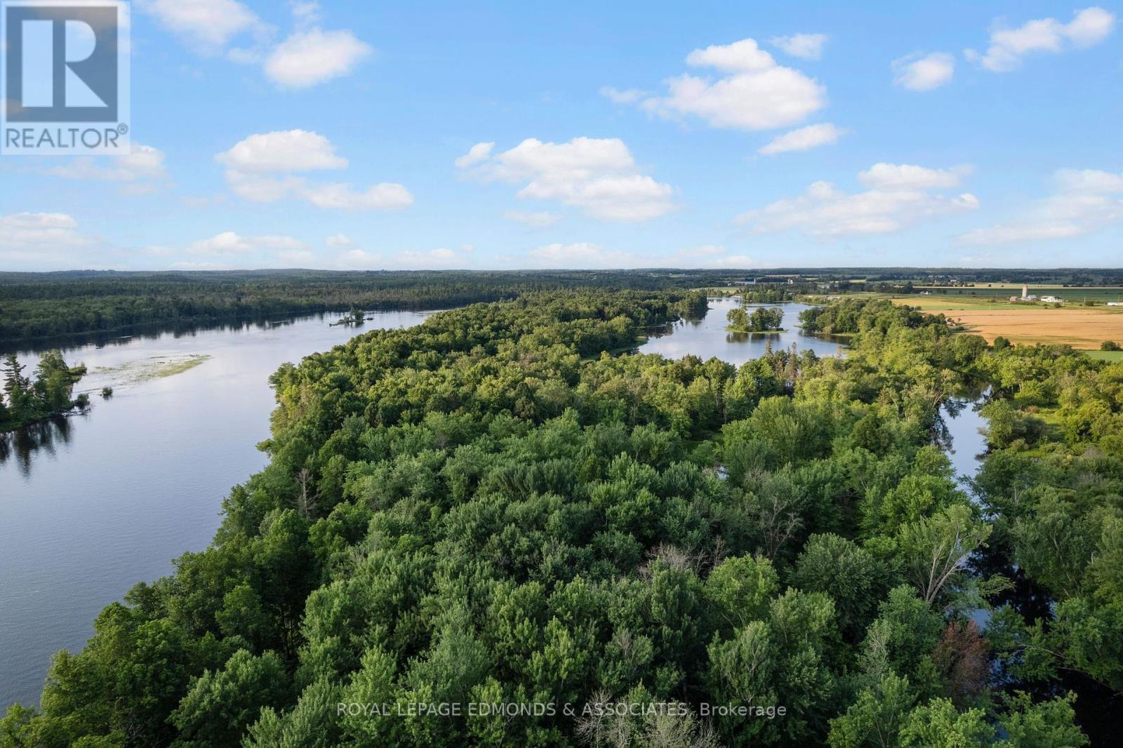 












107 PURPLE FINCH TRAIL

,
Whitewater Region,







Ontario
K0J1C0

