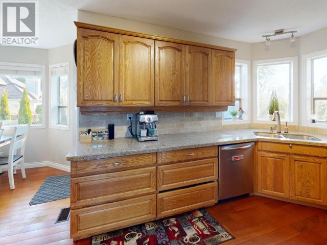 












3396 CARIBOO AVE

,
Powell River,




British Columbia
