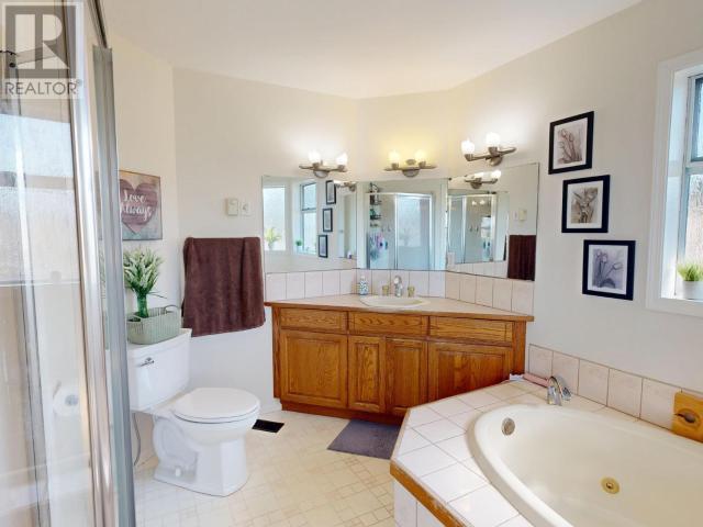 












3396 CARIBOO AVE

,
Powell River,




British Columbia
