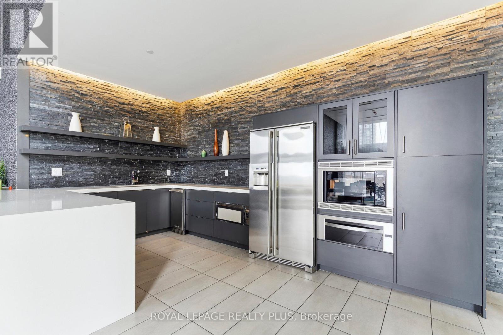 












603 - 365 PRINCE OF WALES DRIVE

,
Mississauga,




Ontario
L5B0G6

