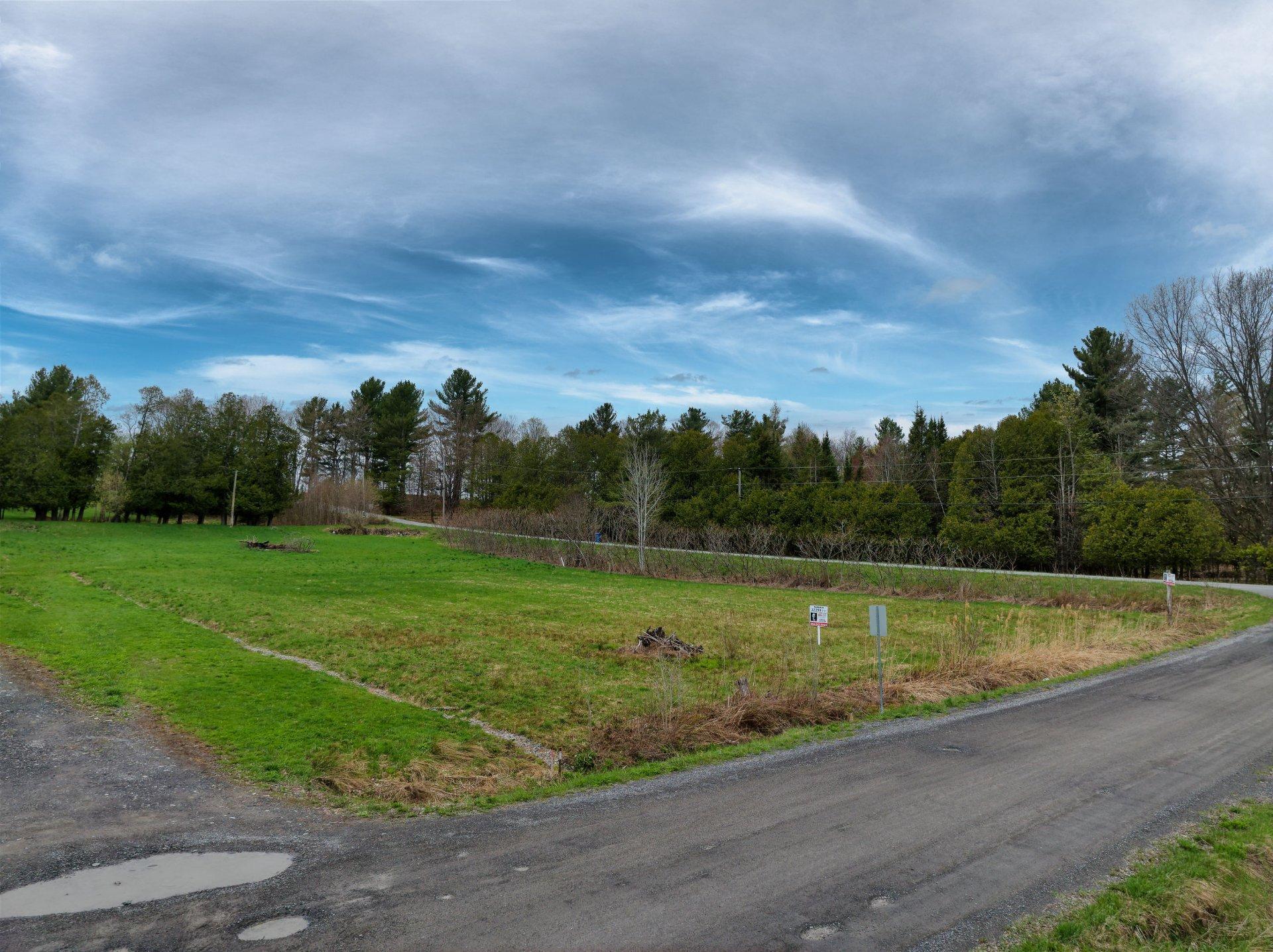 












Rue Laplante

,
Sutton,







QC
J0E2K0


