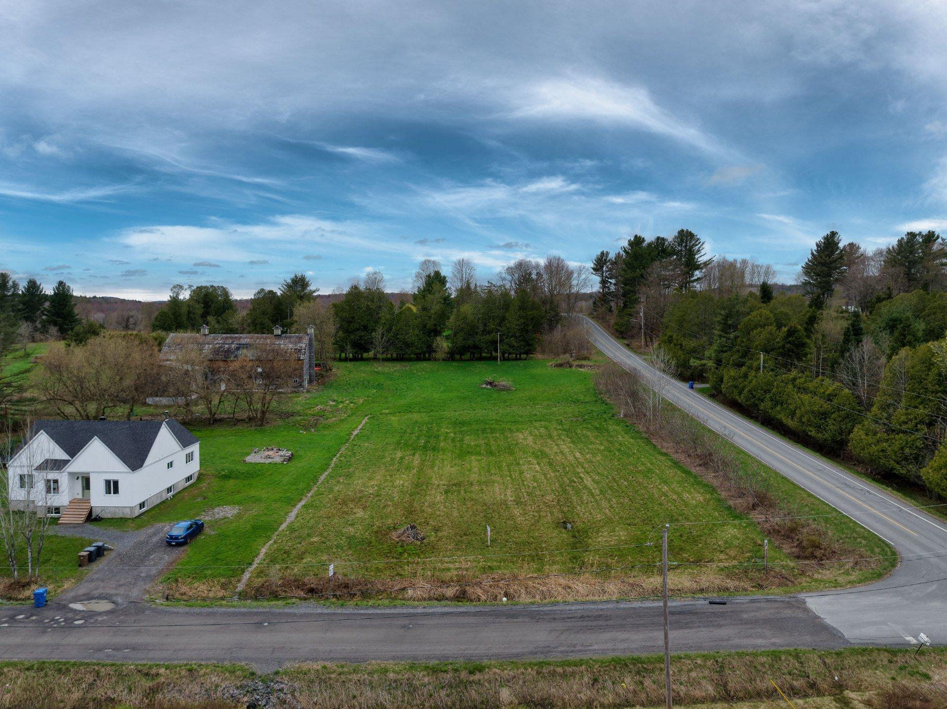 












Rue Laplante

,
Sutton,







QC
J0E2K0

