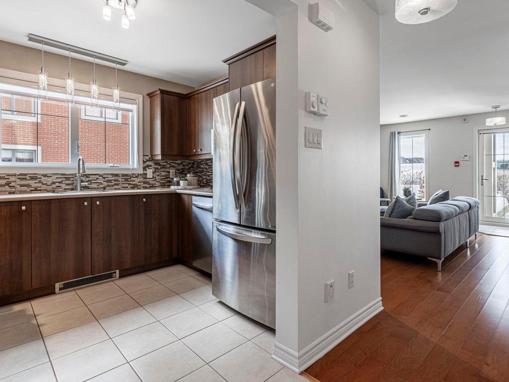 









698


Rue des Sureaux

, 4,
Boucherville,




QC
J4B0C7

