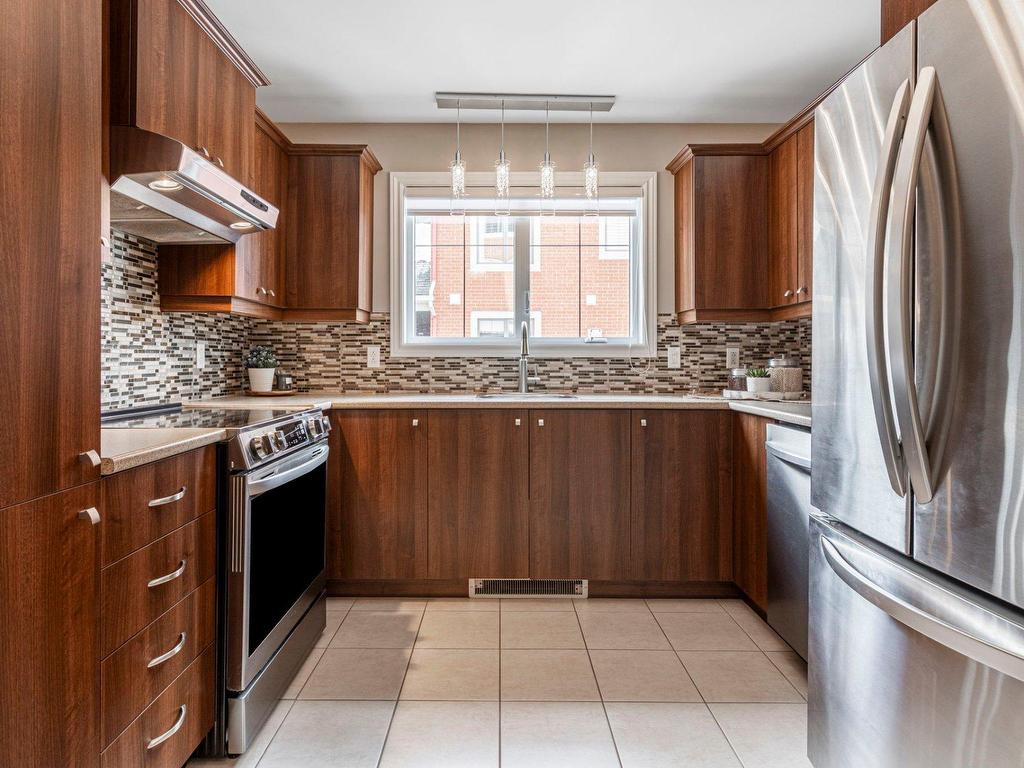 









698


Rue des Sureaux

, 4,
Boucherville,




QC
J4B0C7

