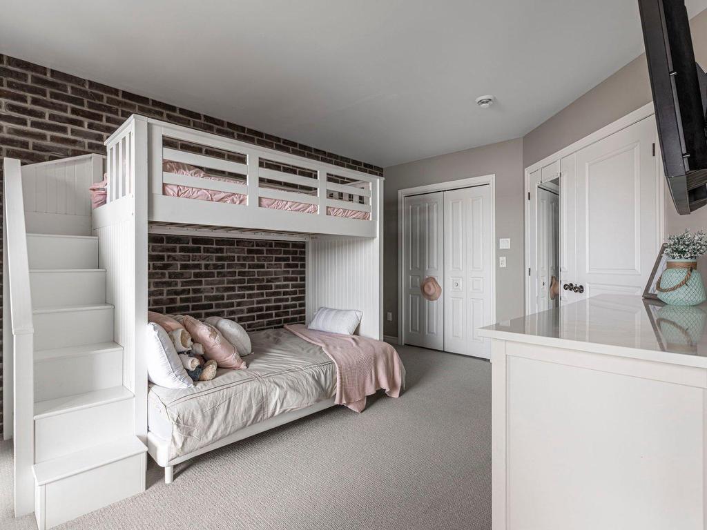 









698


Rue des Sureaux

, 4,
Boucherville,




QC
J4B0C7

