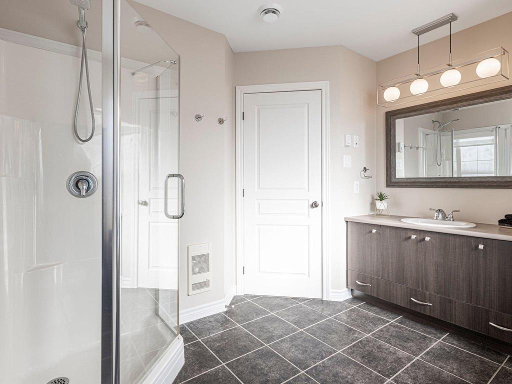 









698


Rue des Sureaux

, 4,
Boucherville,




QC
J4B0C7

