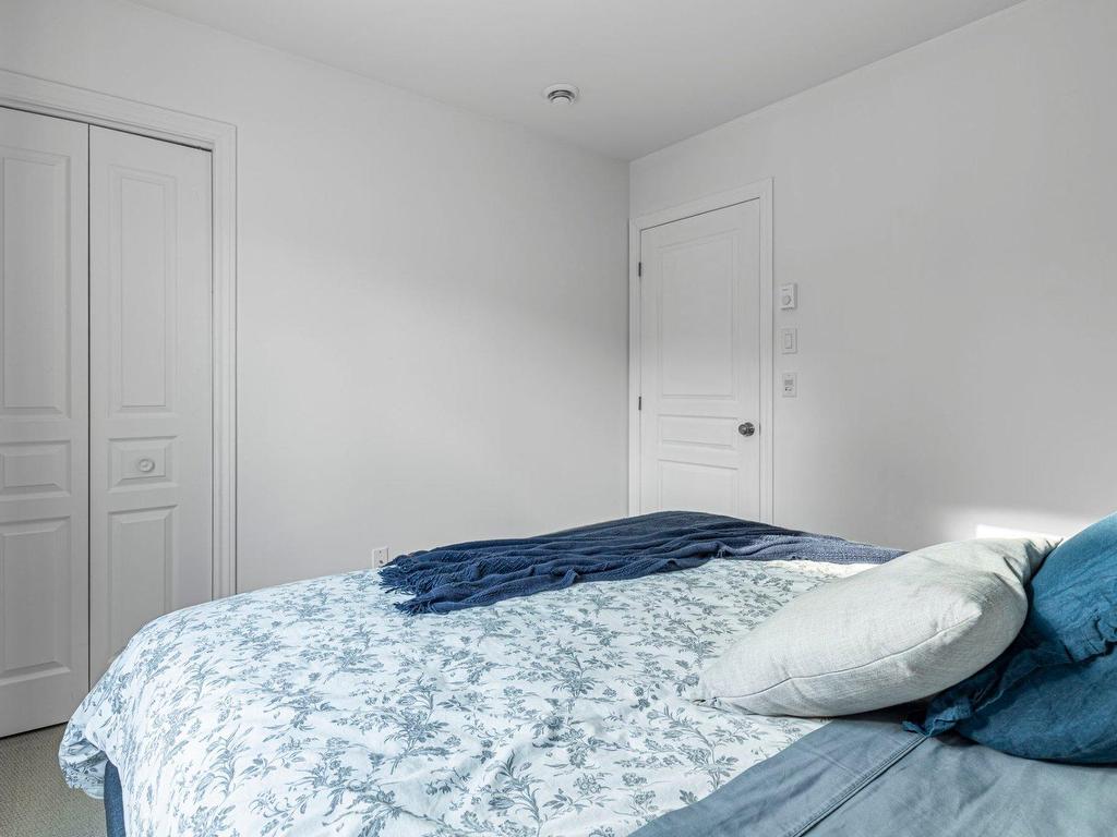 









698


Rue des Sureaux

, 4,
Boucherville,




QC
J4B0C7


