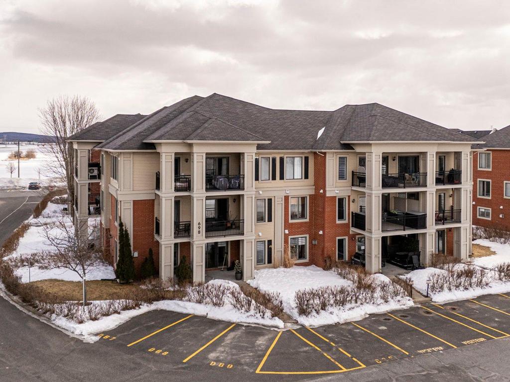 









698


Rue des Sureaux

, 4,
Boucherville,




QC
J4B0C7

