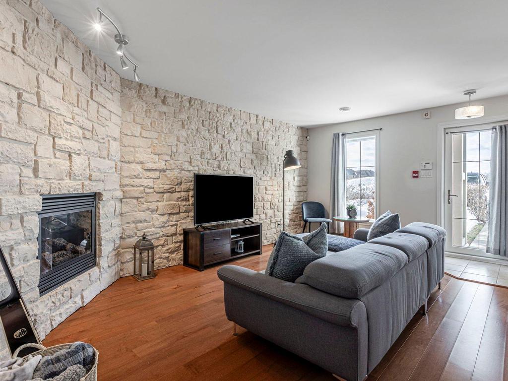 









698


Rue des Sureaux

, 4,
Boucherville,




QC
J4B0C7

