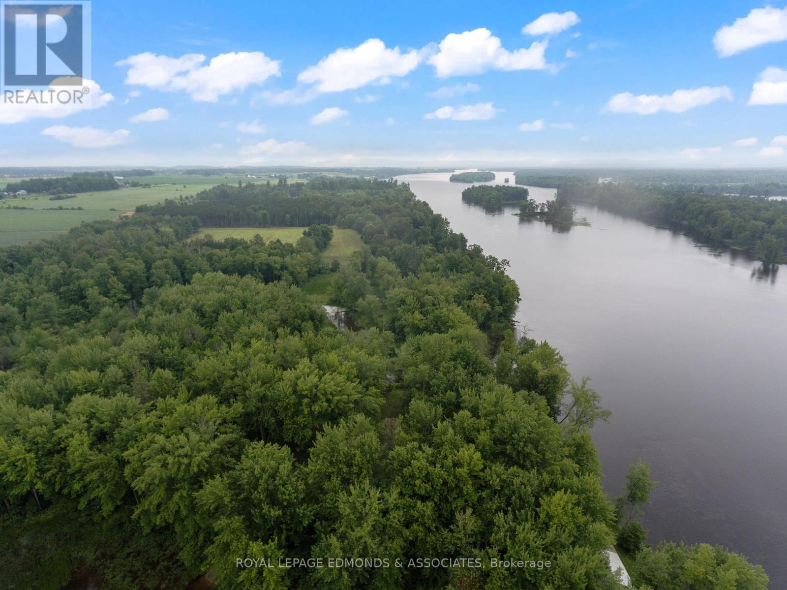 












178 PURPLE FINCH TRAIL

,
Whitewater Region,




Ontario
K0J1C0

