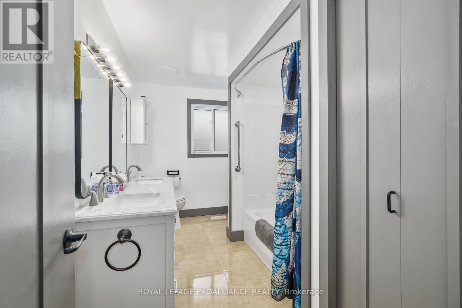 












22 BUTLER STREET W

,
Brighton,




Ontario
K0K1H0

