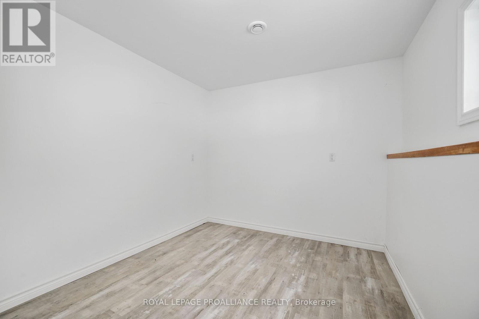 












22 BUTLER STREET W

,
Brighton,




Ontario
K0K1H0

