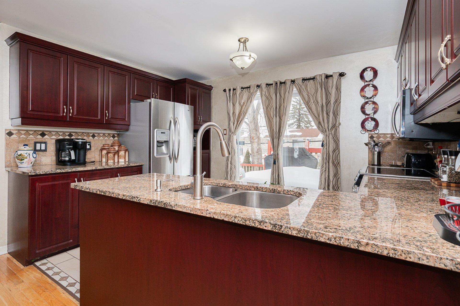 









109


Rue Marc-André-Fortier

,
Châteauguay,




QC
J6J6C1

