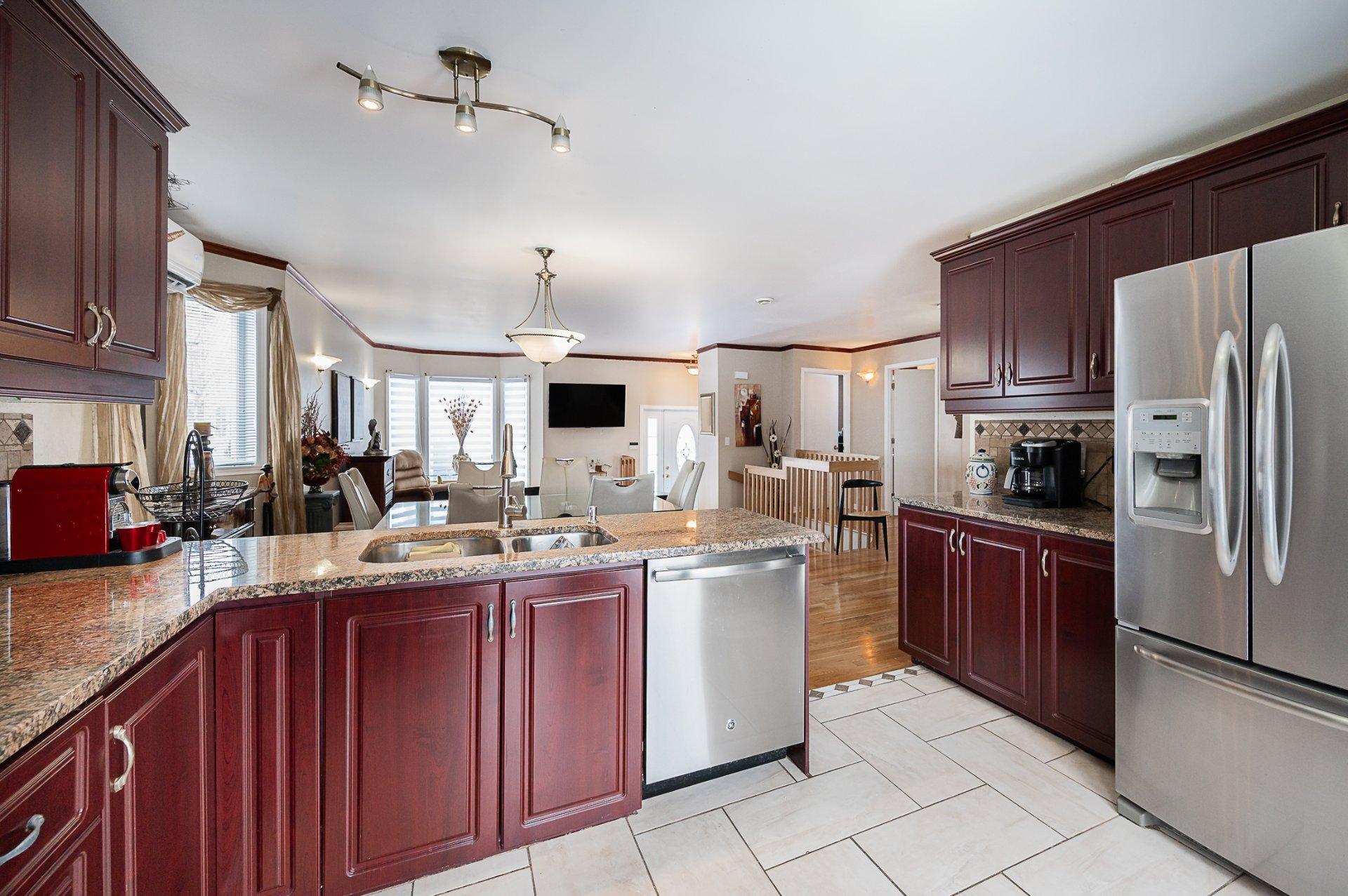 









109


Rue Marc-André-Fortier

,
Châteauguay,




QC
J6J6C1

