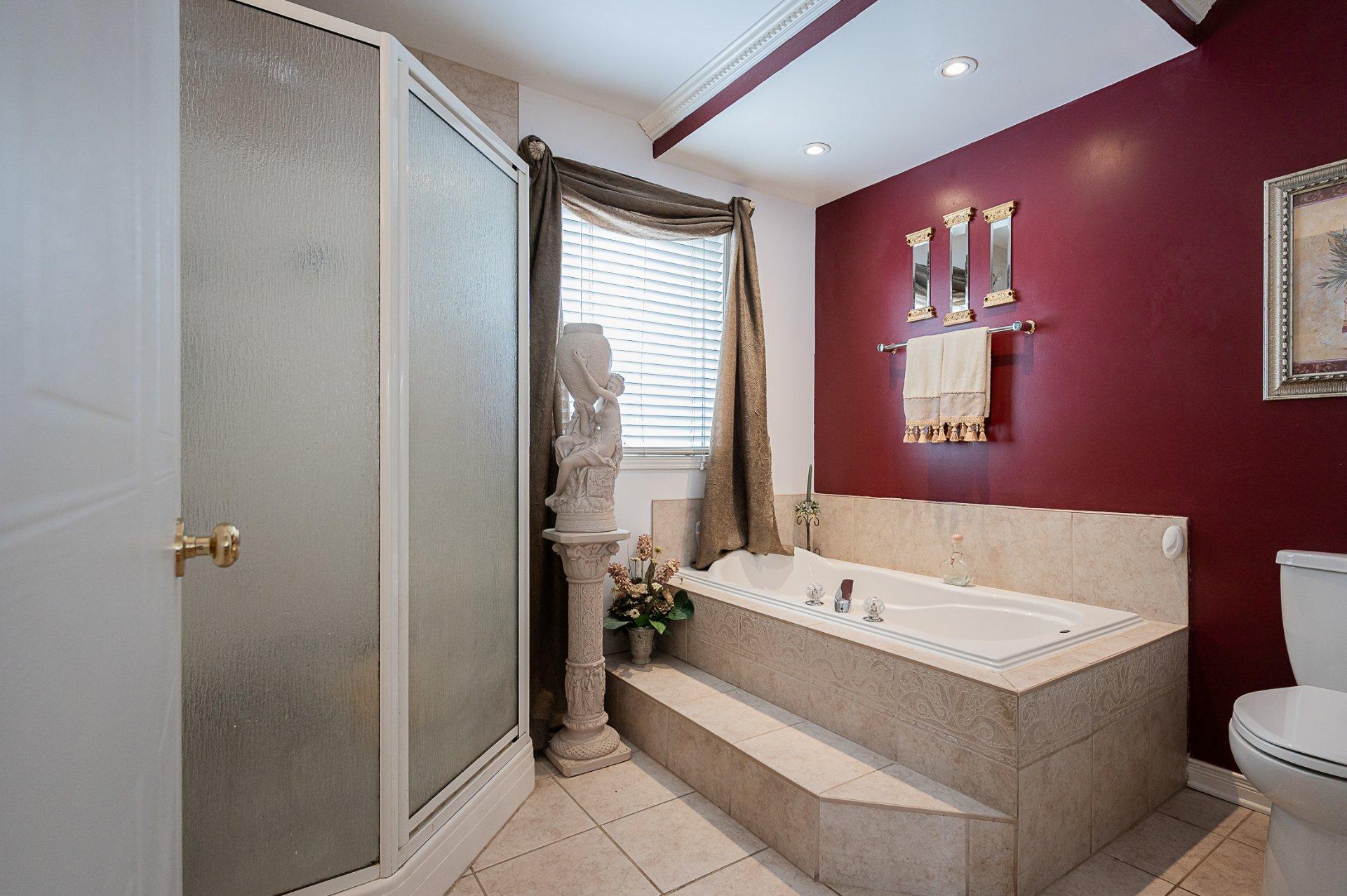 









109


Rue Marc-André-Fortier

,
Châteauguay,




QC
J6J6C1

