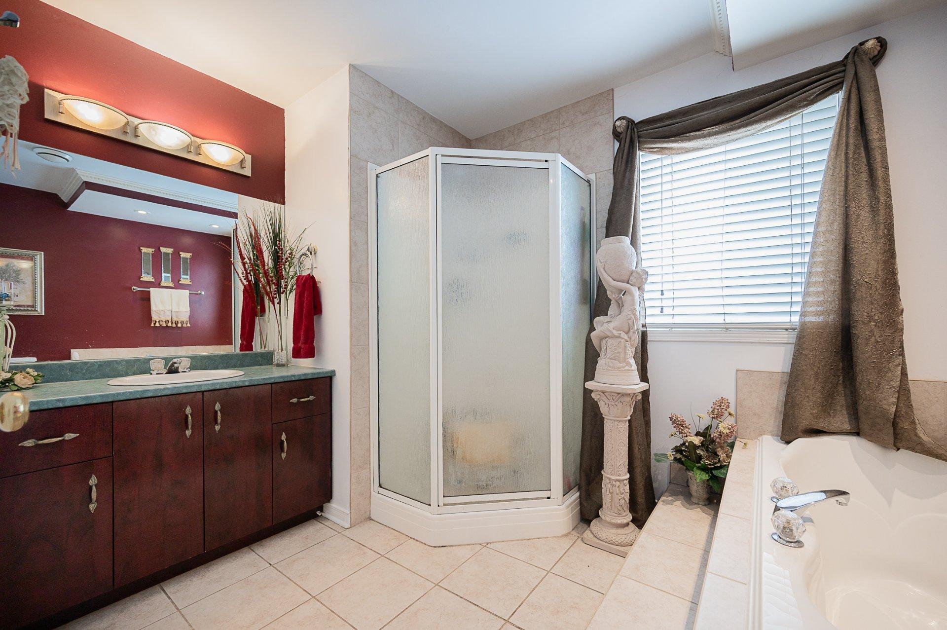 









109


Rue Marc-André-Fortier

,
Châteauguay,




QC
J6J6C1

