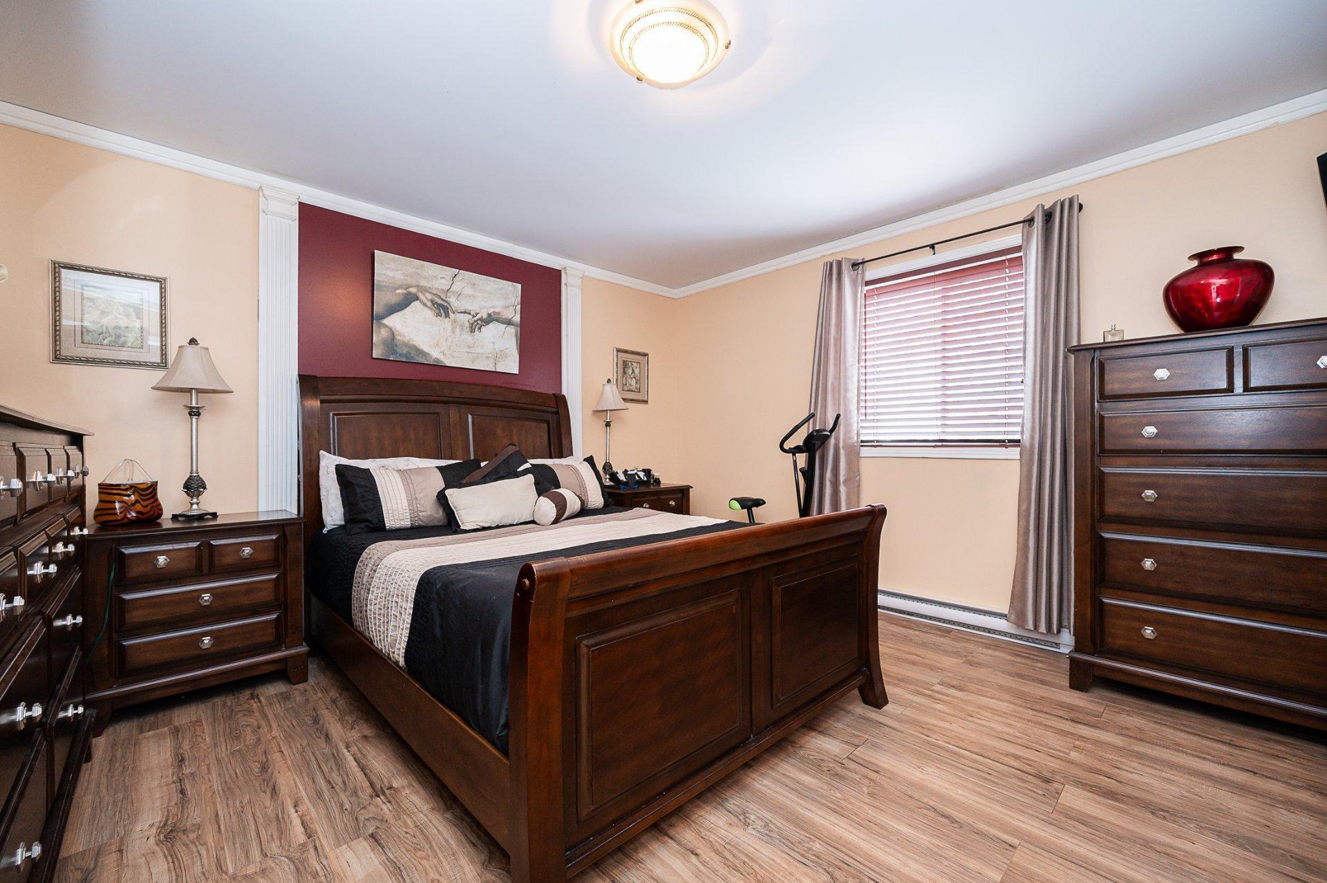 









109


Rue Marc-André-Fortier

,
Châteauguay,




QC
J6J6C1

