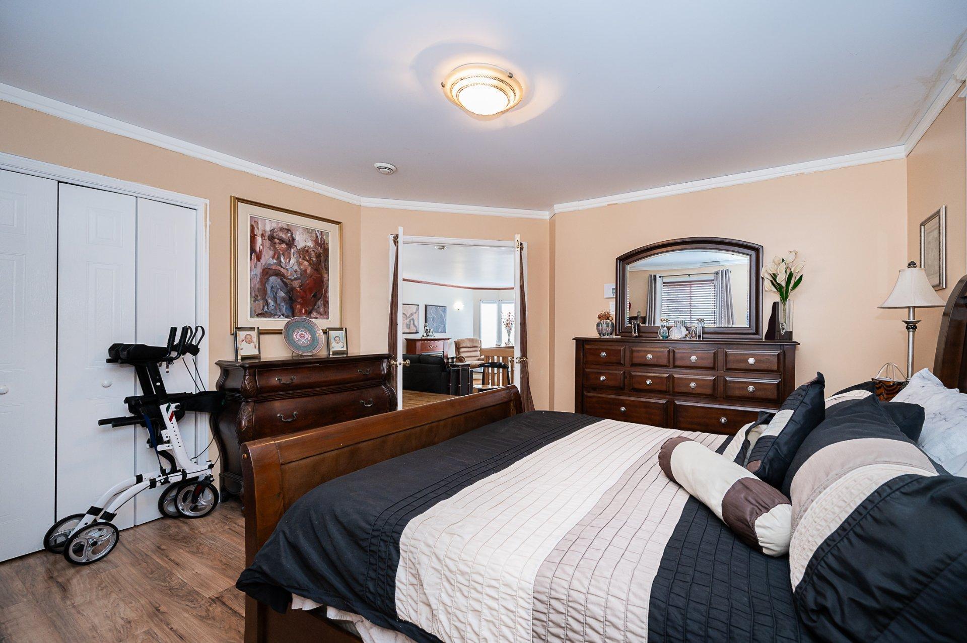 









109


Rue Marc-André-Fortier

,
Châteauguay,




QC
J6J6C1

