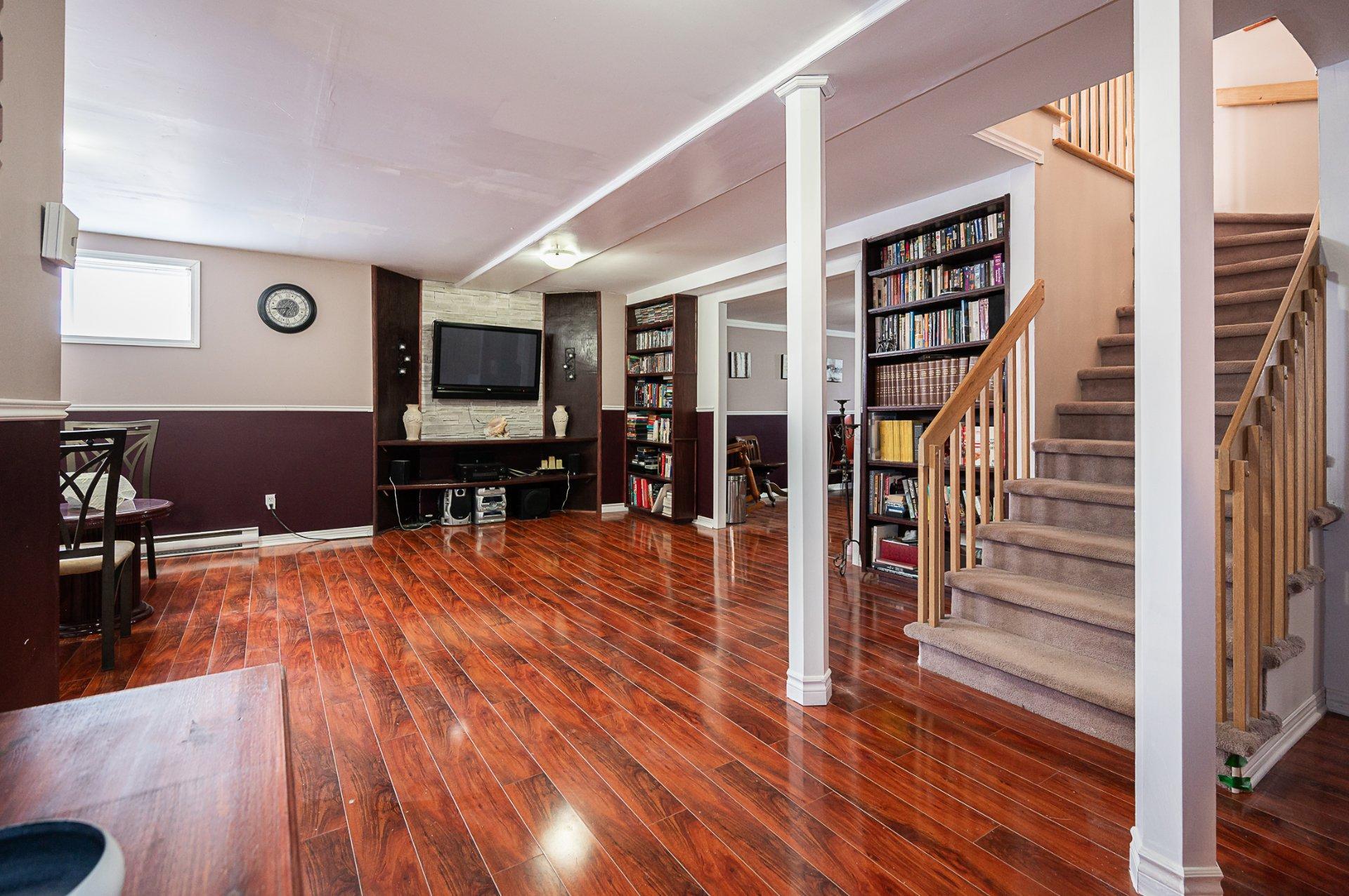 









109


Rue Marc-André-Fortier

,
Châteauguay,




QC
J6J6C1

