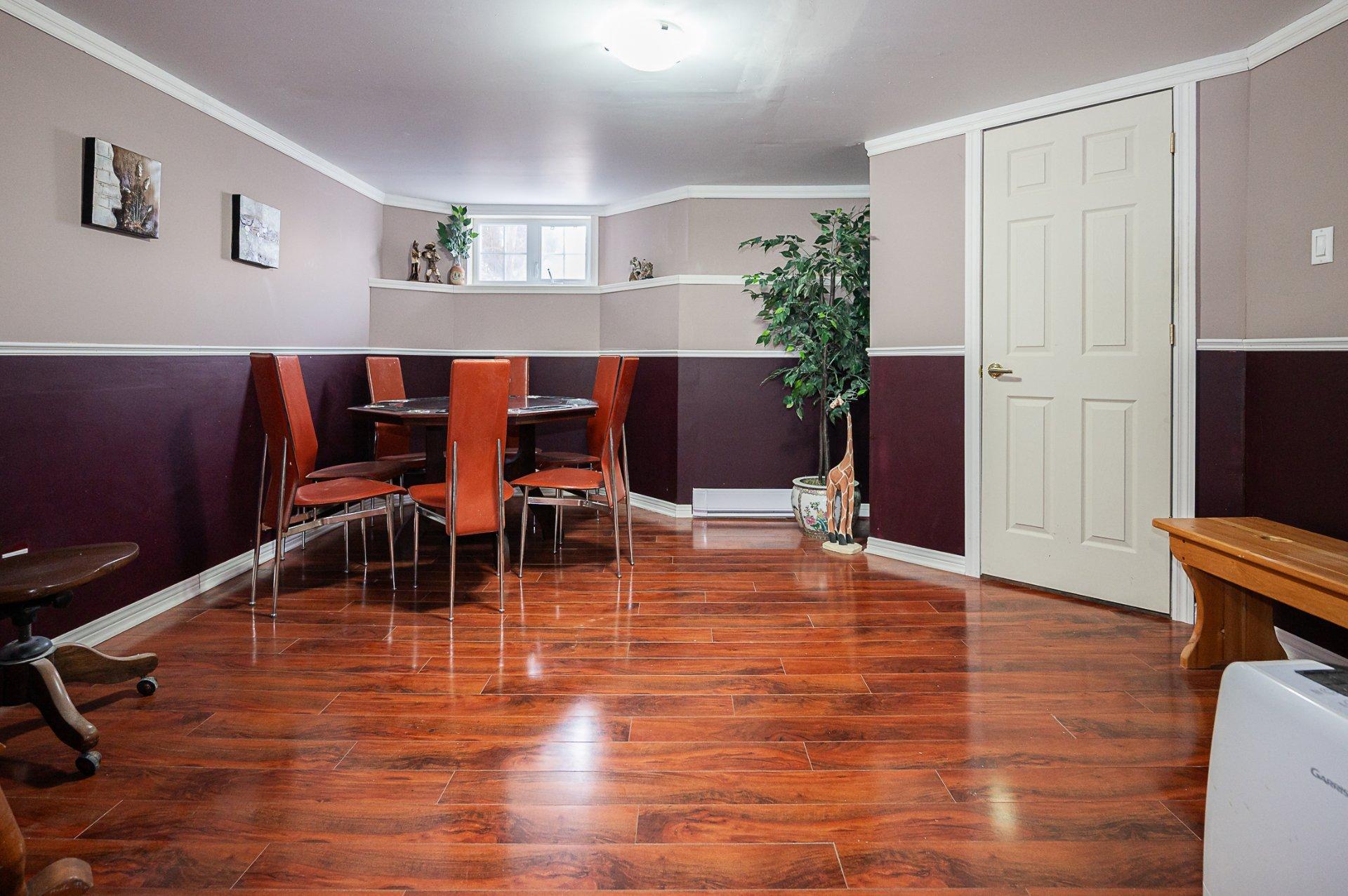 









109


Rue Marc-André-Fortier

,
Châteauguay,




QC
J6J6C1

