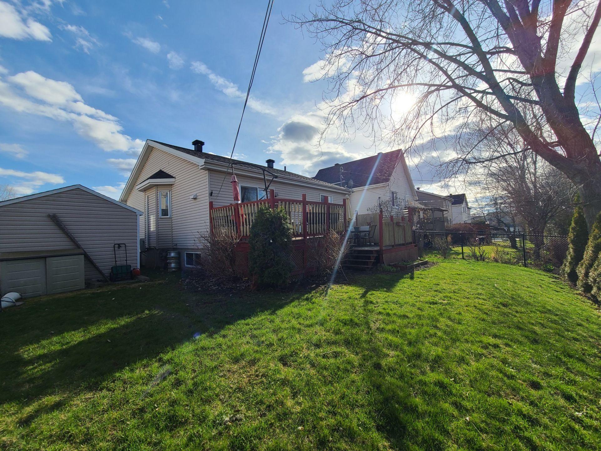 









109


Rue Marc-André-Fortier

,
Châteauguay,




QC
J6J6C1

