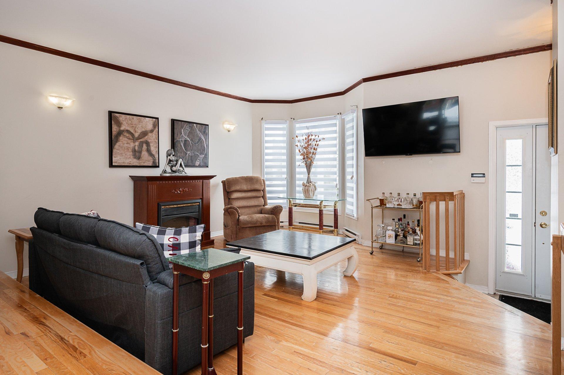 









109


Rue Marc-André-Fortier

,
Châteauguay,




QC
J6J6C1

