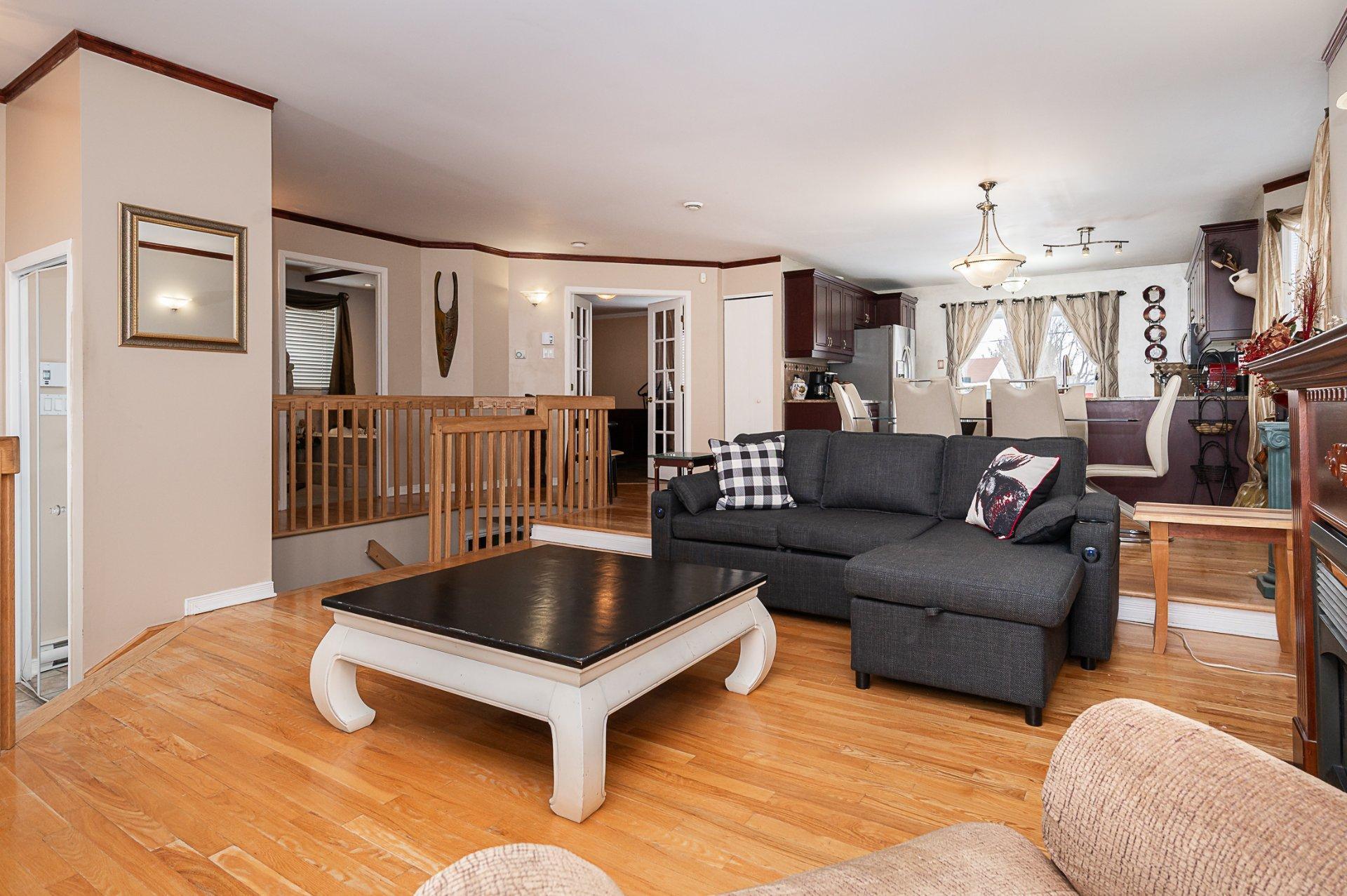 









109


Rue Marc-André-Fortier

,
Châteauguay,




QC
J6J6C1

