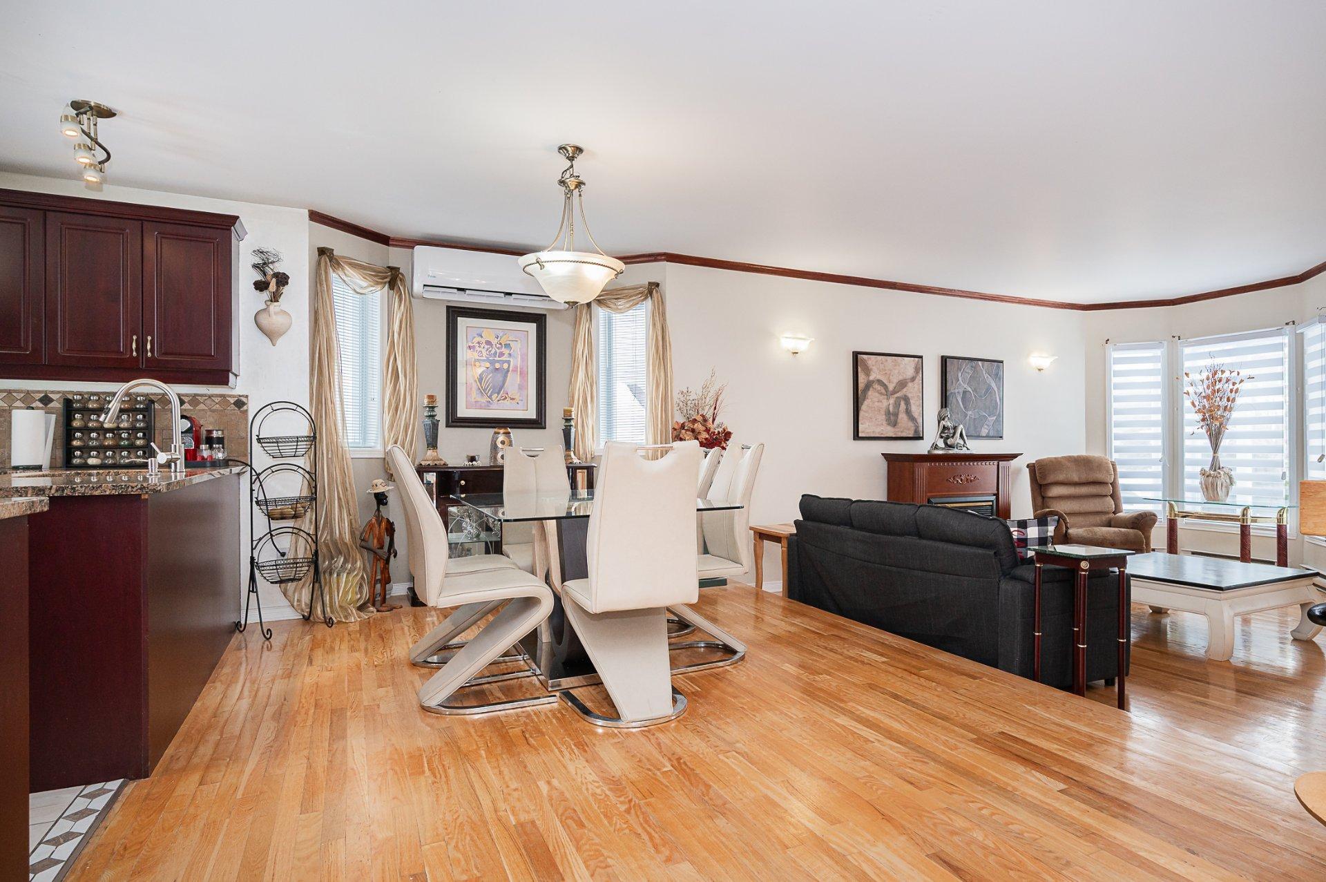 









109


Rue Marc-André-Fortier

,
Châteauguay,




QC
J6J6C1

