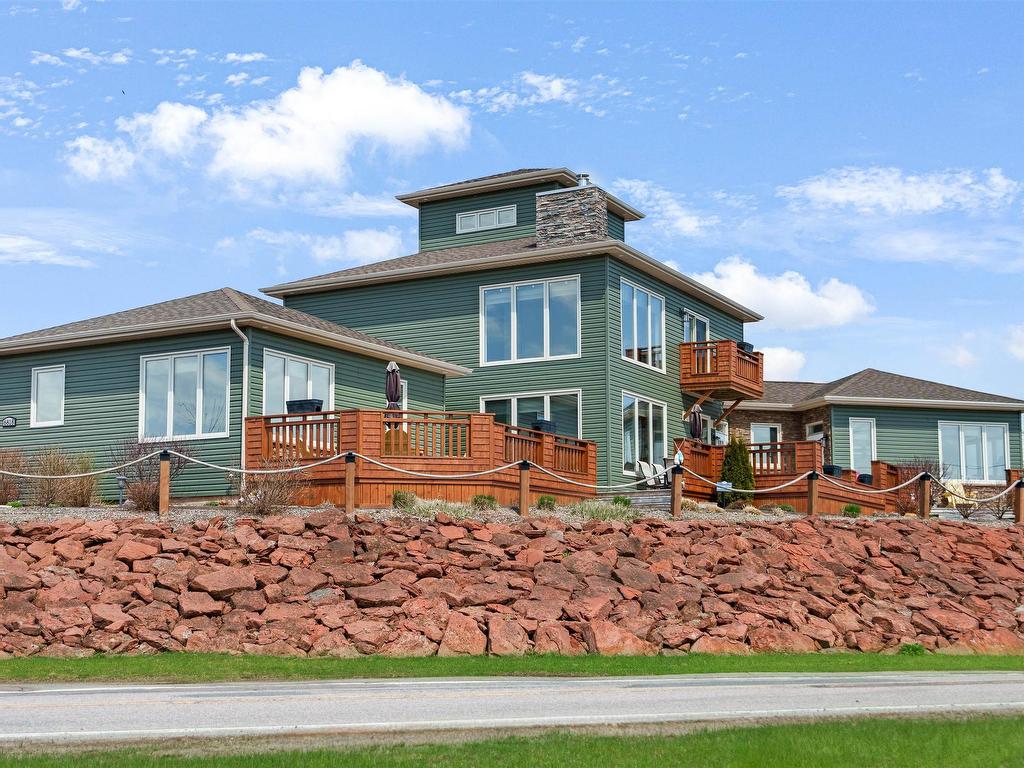 












6818 Water Street

,
Cardigan,




PE
C0A 1G0

