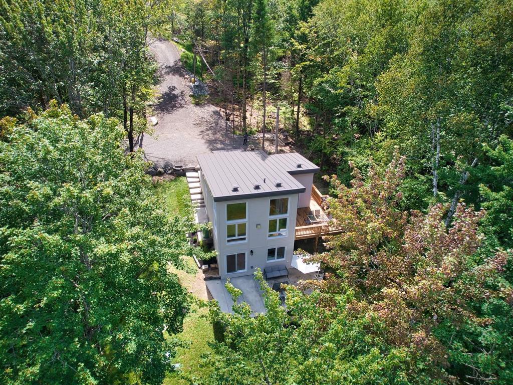 









80


Ch. des Magnolias

,
Mont-Tremblant,




QC
J8E2J8

