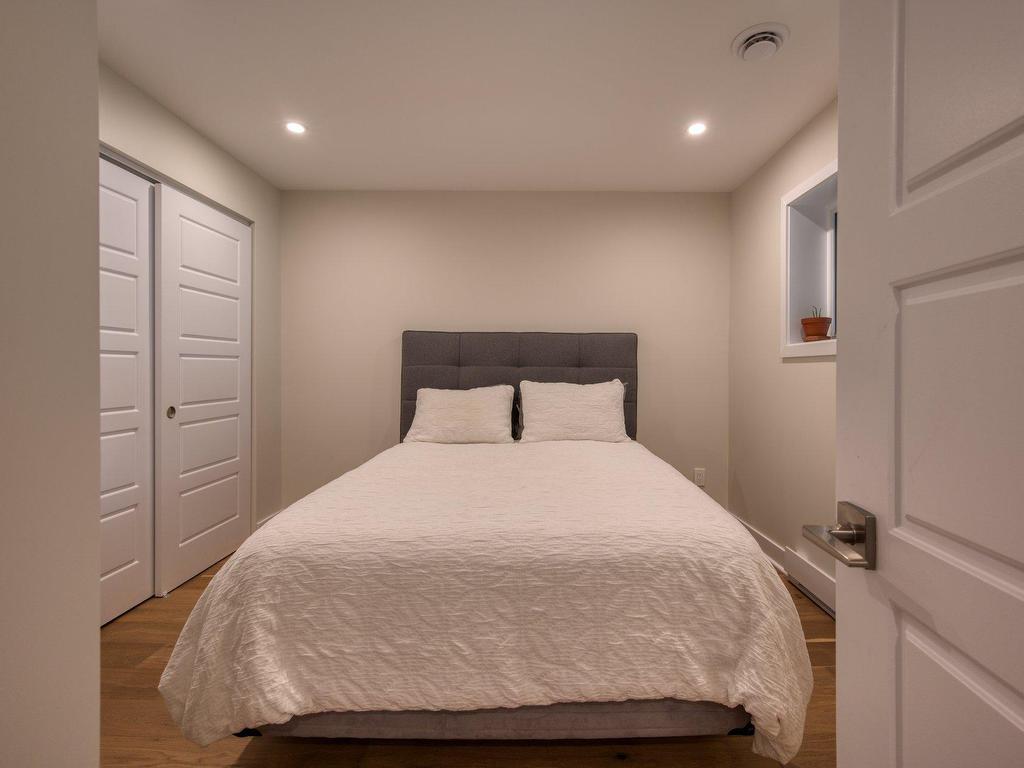 









80


Ch. des Magnolias

,
Mont-Tremblant,




QC
J8E2J8

