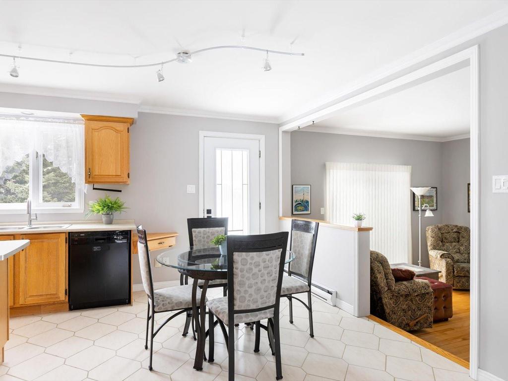 









5250


Rue de Cherbourg

,
Trois-Rivières,




QC
G8Y6R3

