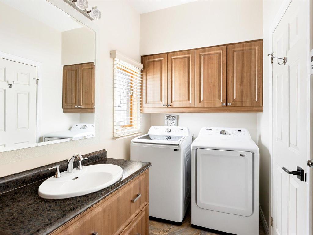 









5250


Rue de Cherbourg

,
Trois-Rivières,




QC
G8Y6R3


