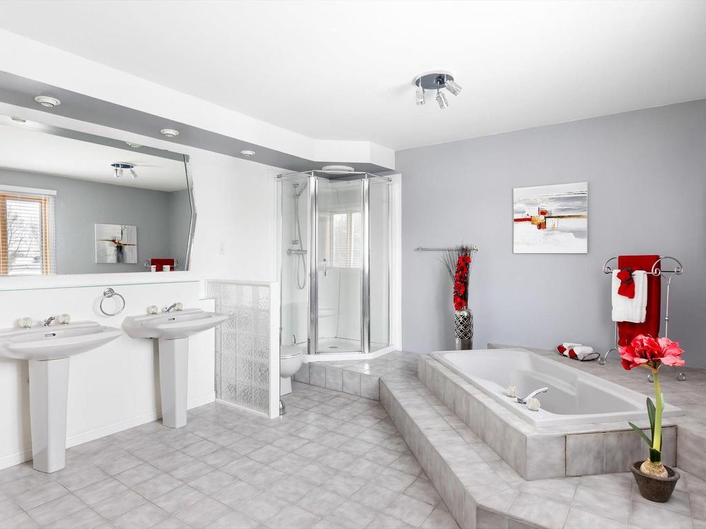 









5250


Rue de Cherbourg

,
Trois-Rivières,




QC
G8Y6R3

