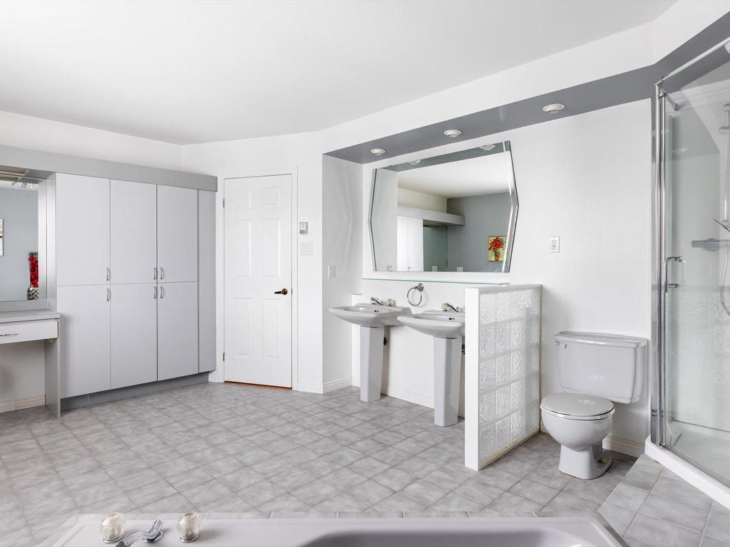 









5250


Rue de Cherbourg

,
Trois-Rivières,




QC
G8Y6R3

