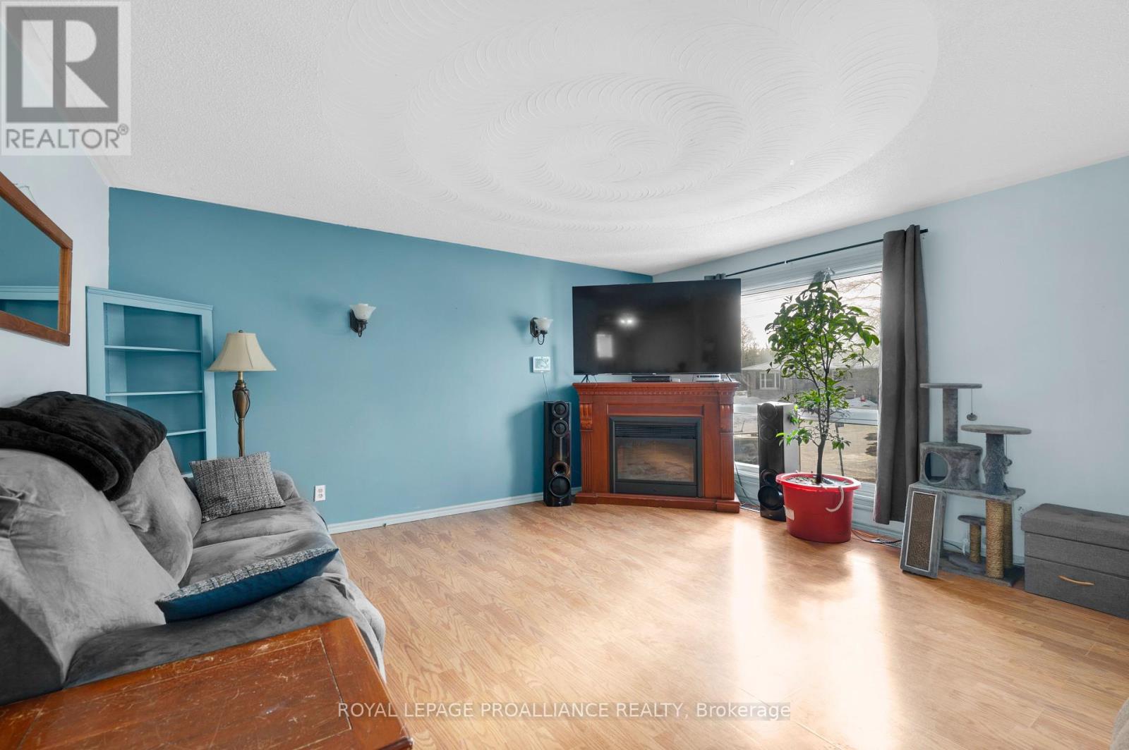 












27 THURLOW QUEEN STREET

,
Belleville (Thurlow Ward),




Ontario
K0K2V0

