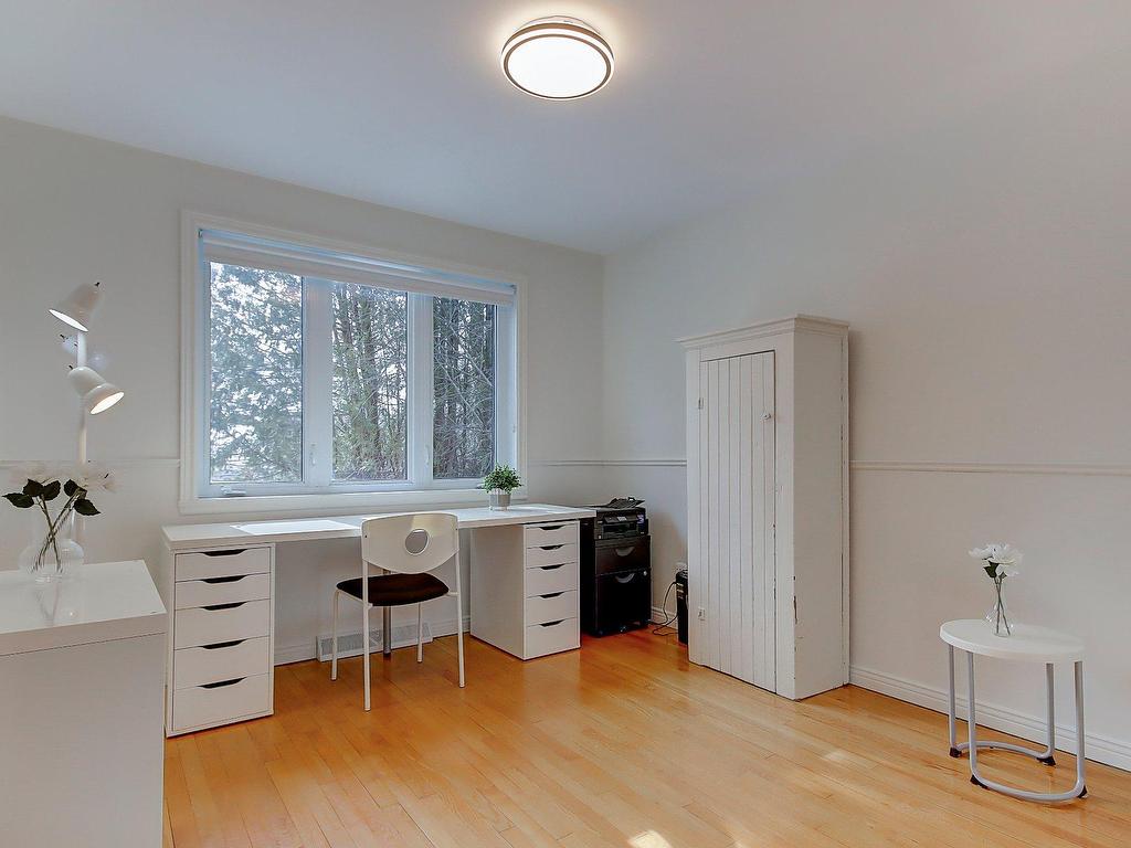 









1291


Rue de Carillon

,
Saint-Bruno-de-Montarville,




QC
J3V3G1

