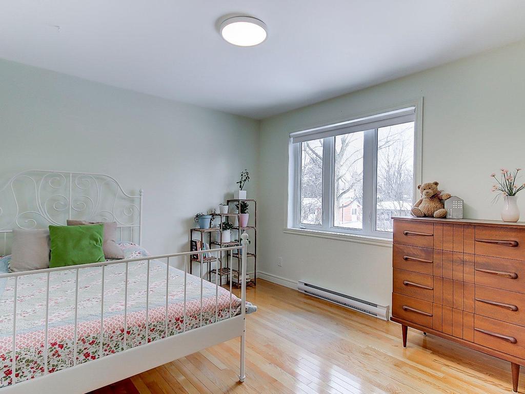 









1291


Rue de Carillon

,
Saint-Bruno-de-Montarville,




QC
J3V3G1

