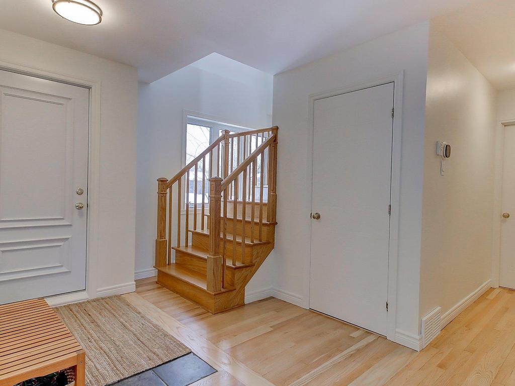 









1291


Rue de Carillon

,
Saint-Bruno-de-Montarville,




QC
J3V3G1

