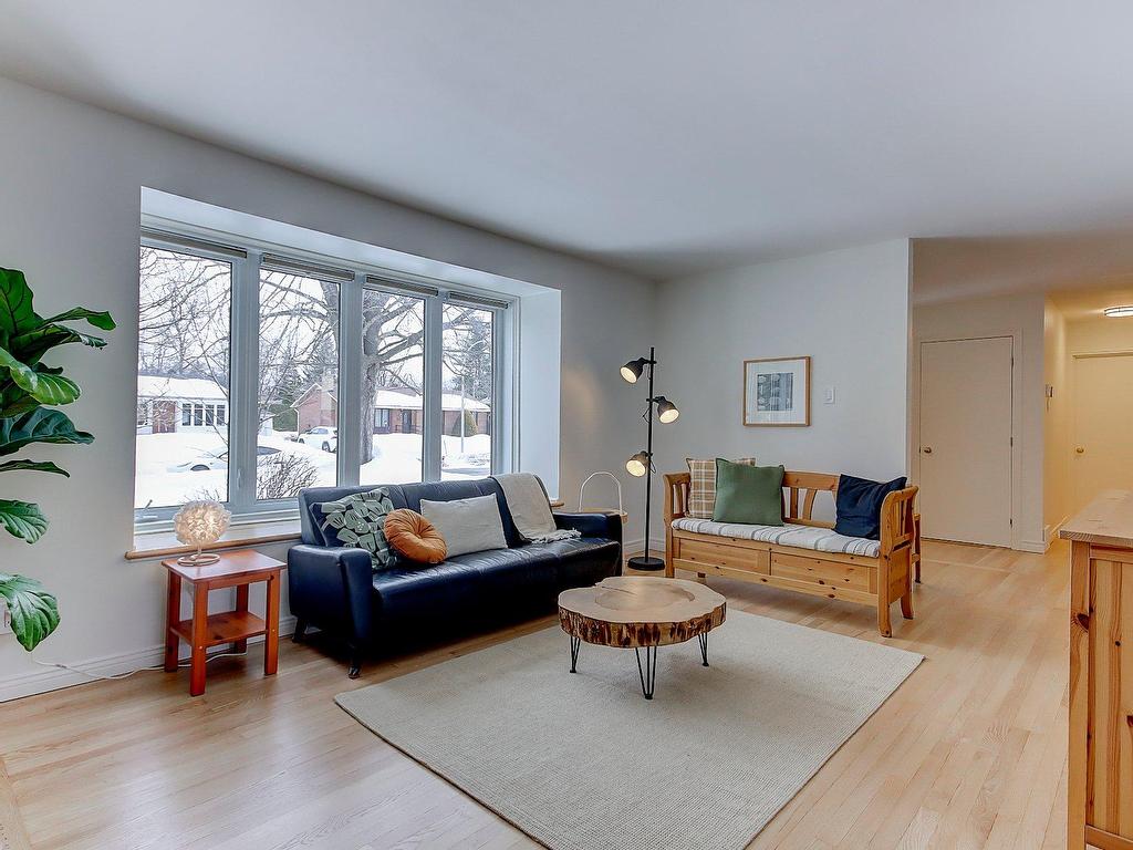 









1291


Rue de Carillon

,
Saint-Bruno-de-Montarville,




QC
J3V3G1

