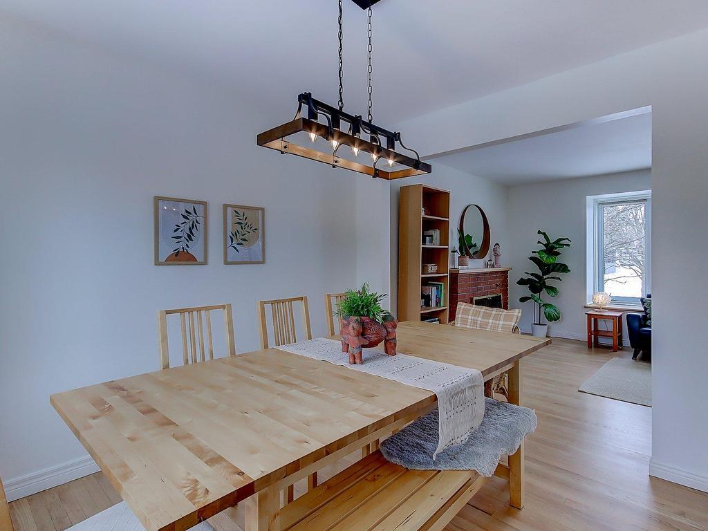 









1291


Rue de Carillon

,
Saint-Bruno-de-Montarville,




QC
J3V3G1

