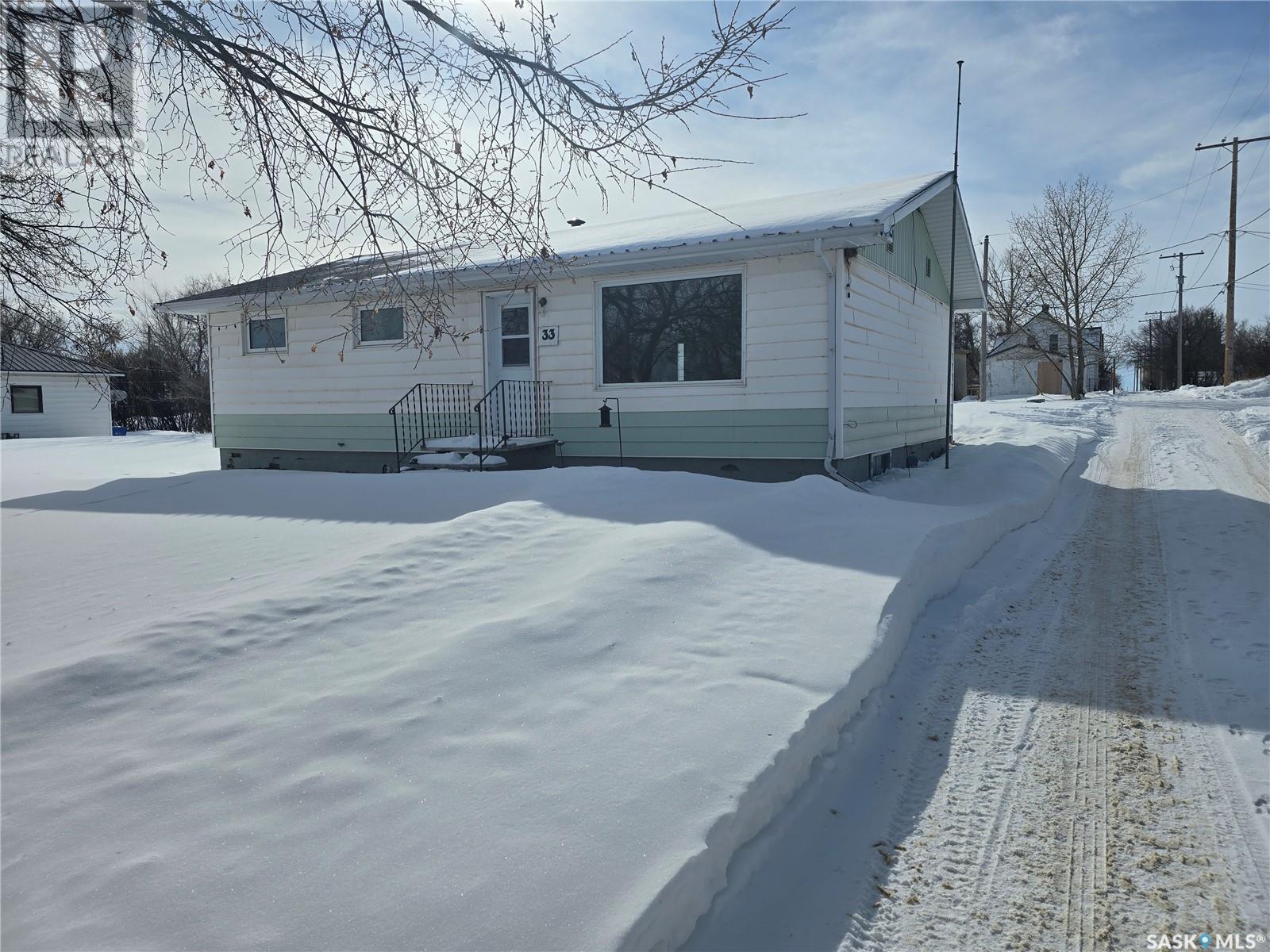 












33 4th AVENUE E

,
Central Butte,




Saskatchewan
S0H0A1

