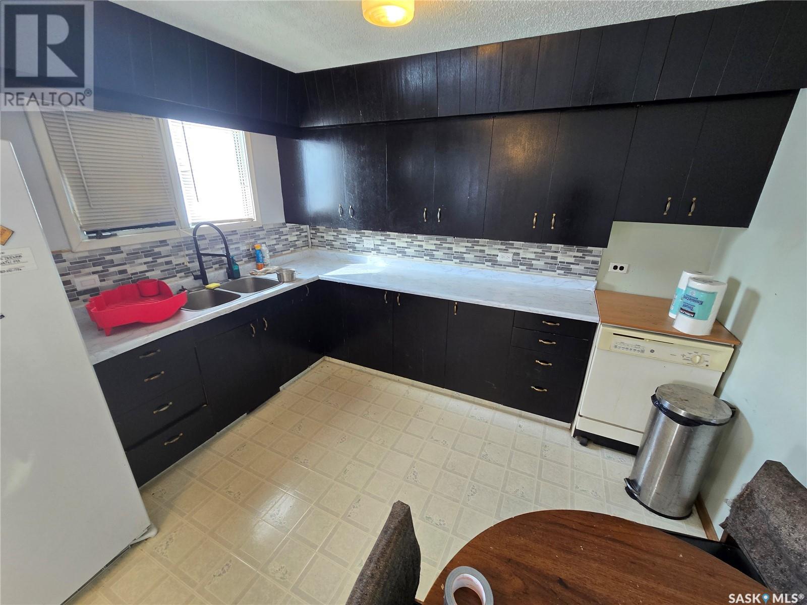 












33 4th AVENUE E

,
Central Butte,




Saskatchewan
S0H0A1

