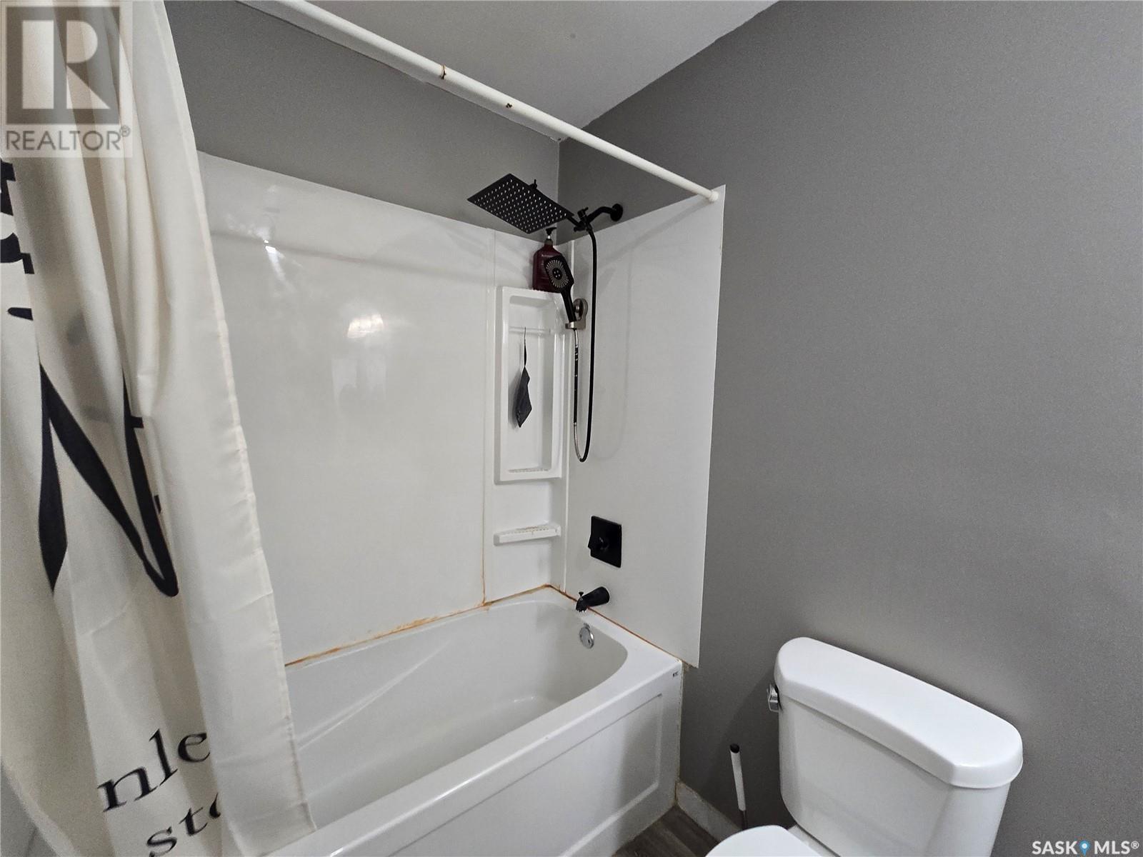 












33 4th AVENUE E

,
Central Butte,




Saskatchewan
S0H0A1

