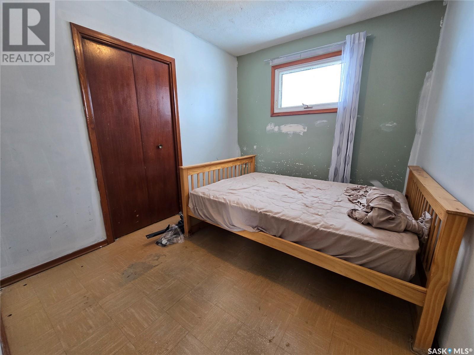 












33 4th AVENUE E

,
Central Butte,




Saskatchewan
S0H0A1

