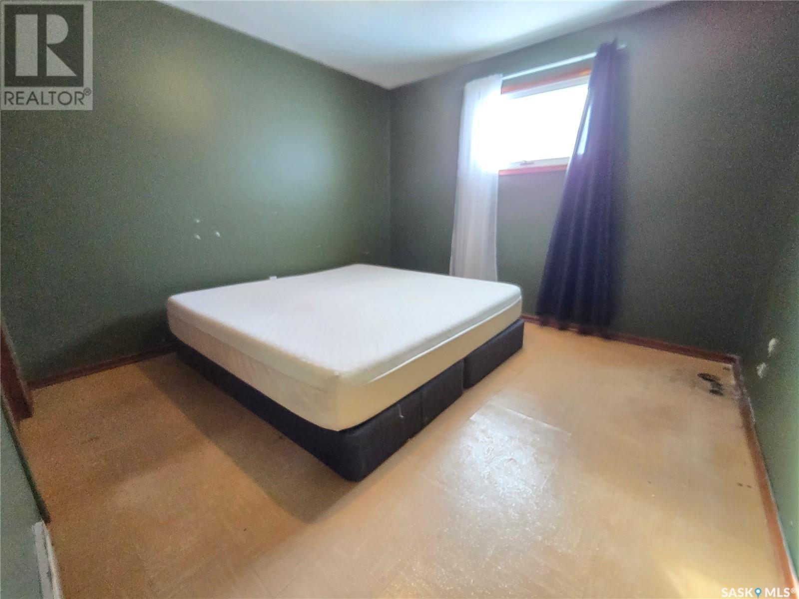 












33 4th AVENUE E

,
Central Butte,




Saskatchewan
S0H0A1

