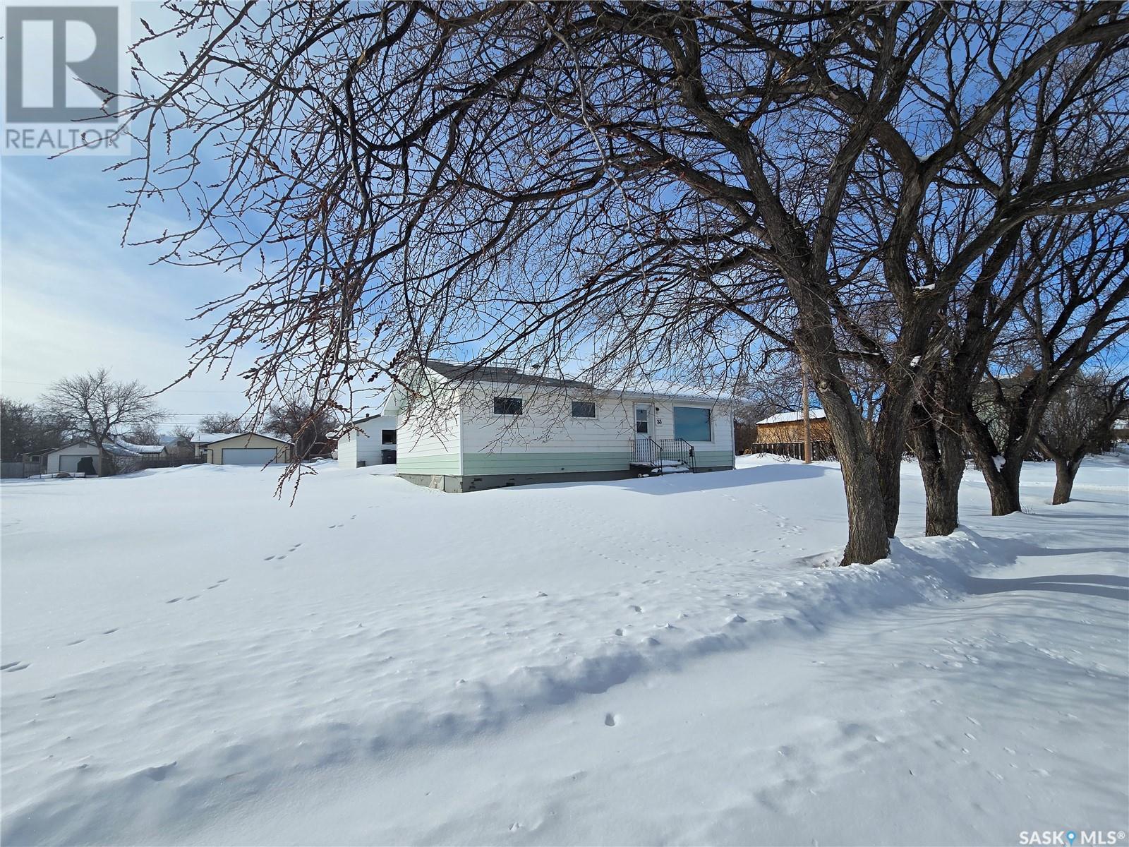 












33 4th AVENUE E

,
Central Butte,




Saskatchewan
S0H0A1

